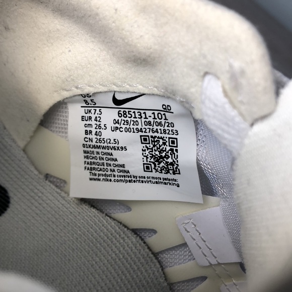 Nike - Picture 7 of 9